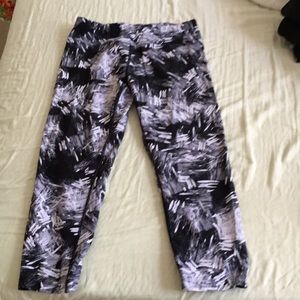 Black and White cropped leggings